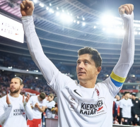 波兰队视频直播：挺进世界杯，足球先生振臂庆祝