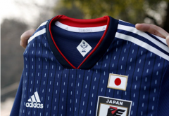 日本国家队球衣颜色主体是蓝色，但卡塔尔世界杯决赛恐难晋级