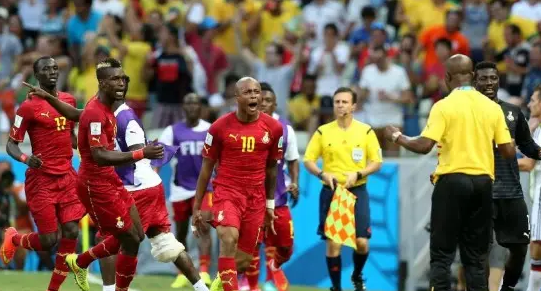 加纳足球队,加纳世界杯,归化球员,小组突围,荷兰