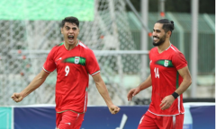 伊朗足球队球迷不遗余力支持球队，世界杯上三无球队必将认真