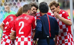 克罗地亚足球队球迷数量多，世界杯上为自己的球队加油鼓劲