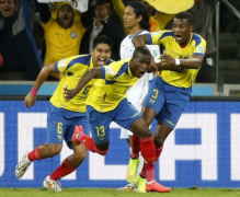 厄瓜多尔足球队球迷偏爱自家球队，世界杯上热情高涨